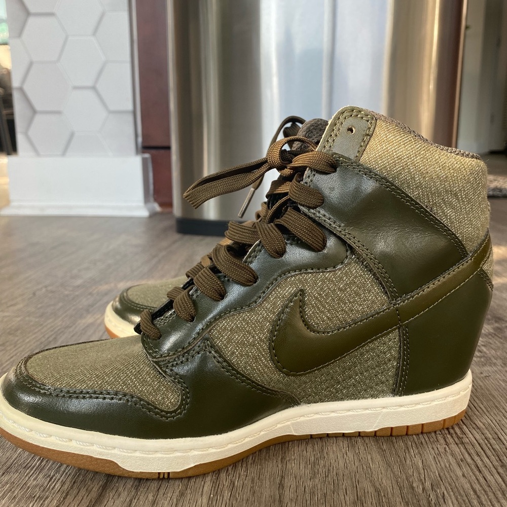 Nike Dunk Sky Hi Essential women’s